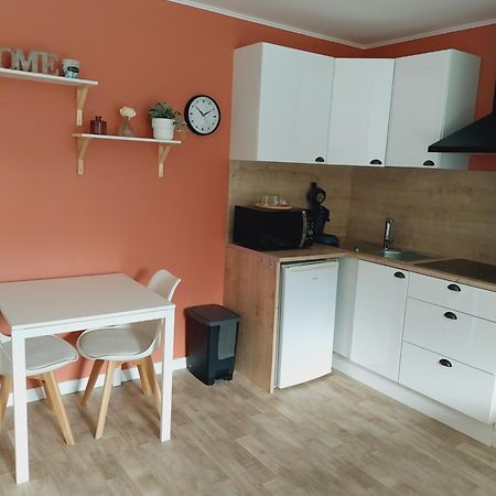 Superbe Grand Studio Tout Confort Avec Exterieur Poussan Ngoại thất bức ảnh
