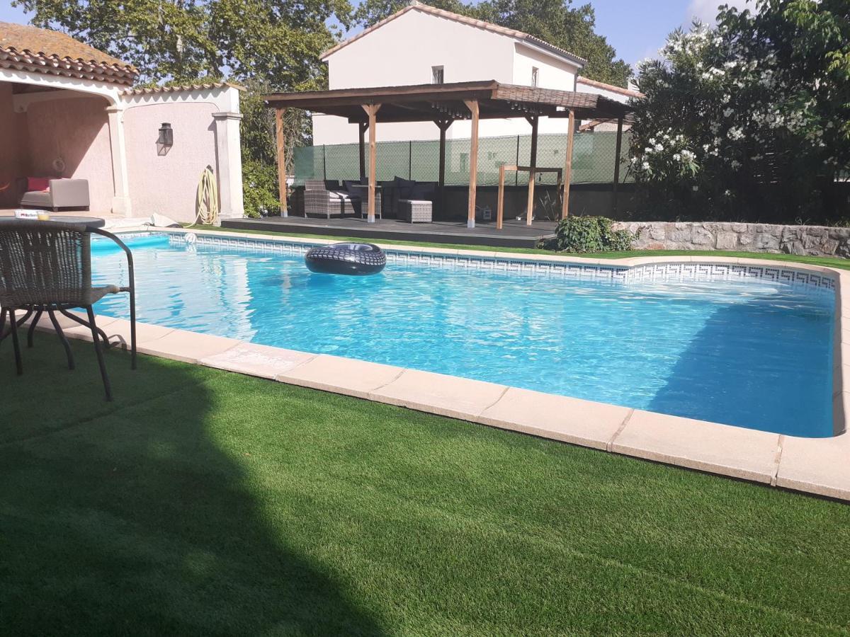 Superbe Grand Studio Tout Confort Avec Exterieur Poussan Ngoại thất bức ảnh