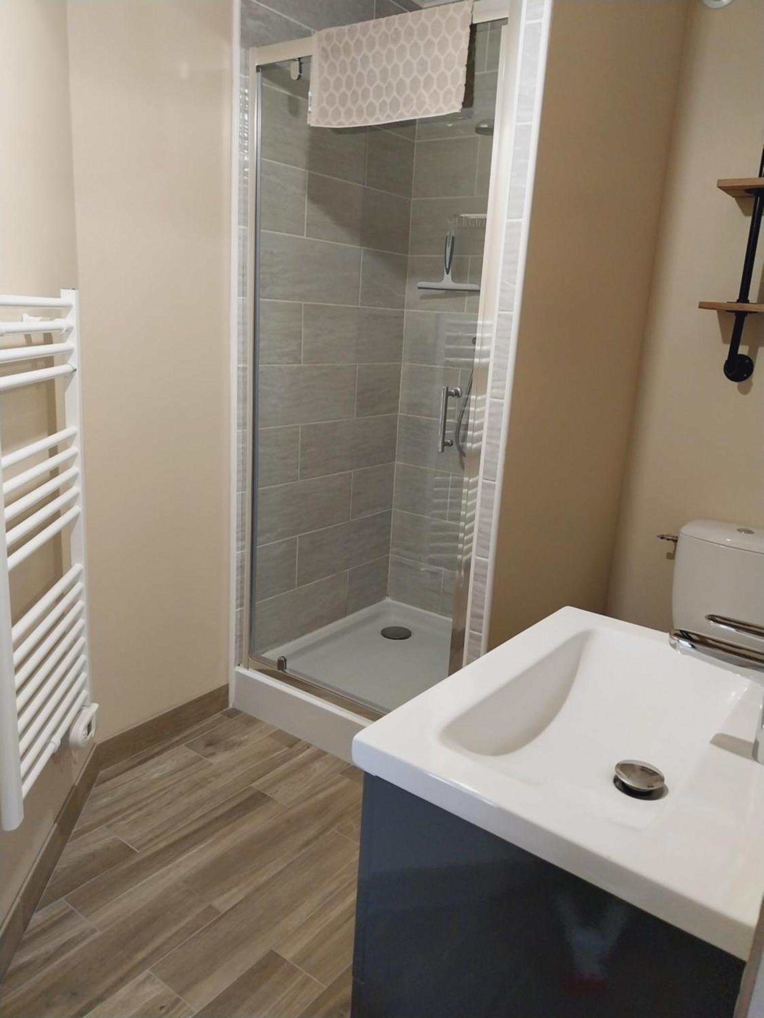 Superbe Grand Studio Tout Confort Avec Exterieur Poussan Ngoại thất bức ảnh