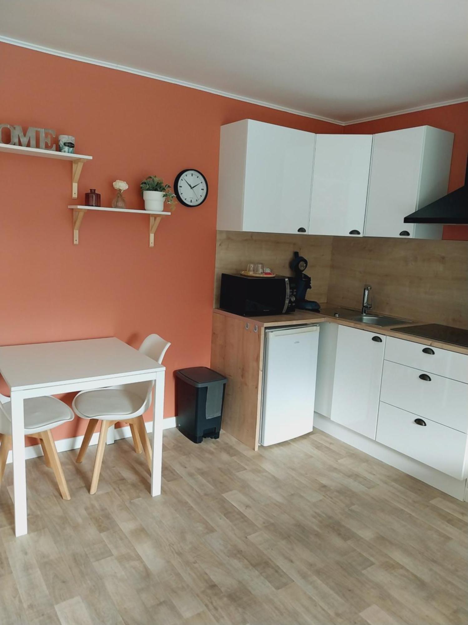 Superbe Grand Studio Tout Confort Avec Exterieur Poussan Ngoại thất bức ảnh